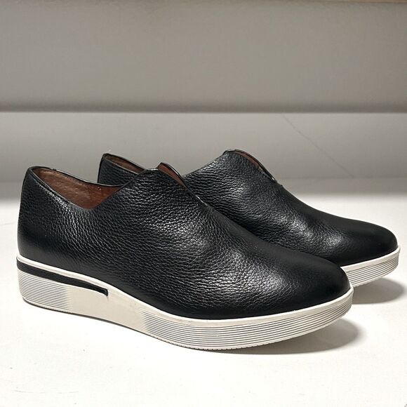 Kenneth Cole Kimberly Black Leather Slip-On Platform Sneakers - 8.5 - NWOB - Picture 1 of 9